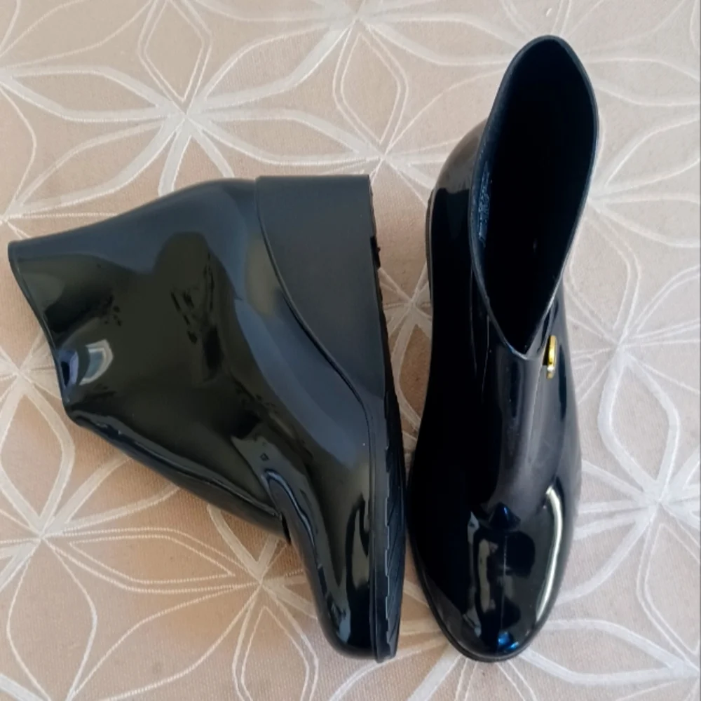 Patten Place Shoe Cover-Up, Rain Boots!